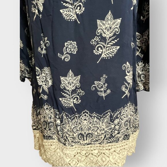 Dress Barn Cold Shoulder Keyhole Navy and Cream Lace Bottom Blouse Size Small - Picture 5 of 6